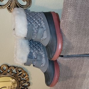 CARTER' GIRLS SNOW BOOTS SZ-8
